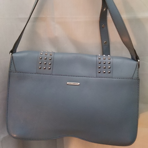 Woman. Retro messenger leathet bag - Picture 3 of 6